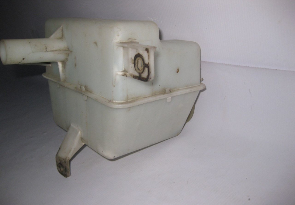 Бочек омывателя Daewoo Matiz (98-15) oem 96562977 (после ремонта )(скл-3) Бочек омывателя Daewoo Matiz (98-15) oem 96562977 (после ремонта )(скл-3)