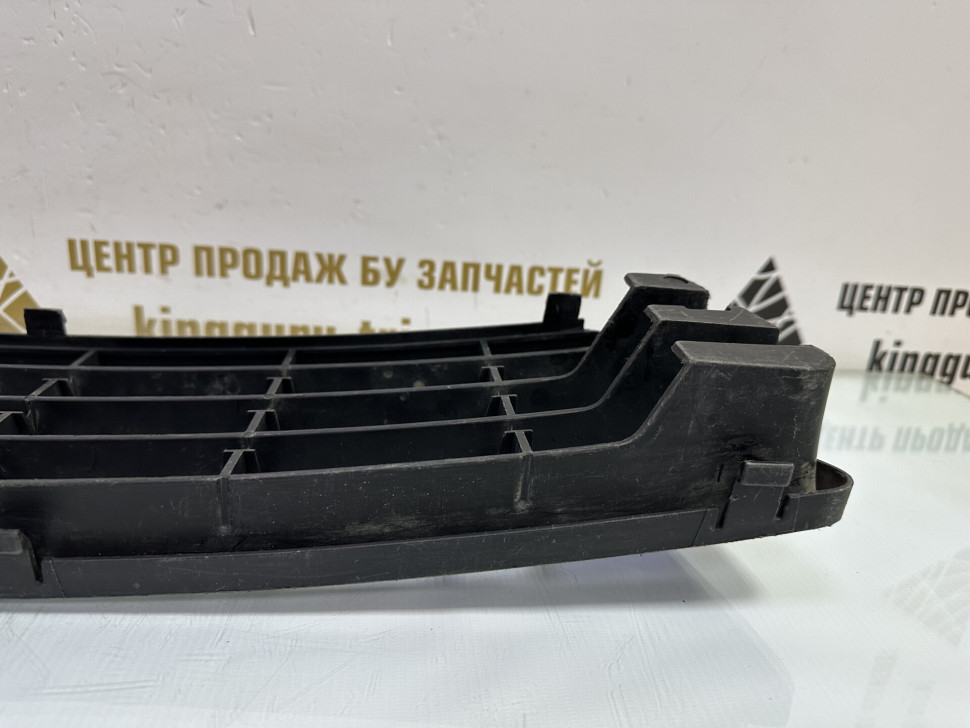Решетка переднего бампера Volkswagen Golf Plus 1 2005 OEM 5M0853677 Решетка переднего бампера Volkswagen Golf Plus 1 2005 OEM 5M0853677