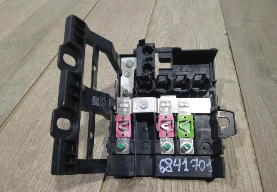 Блок предохранителей бу BMW X3 G01 OEM 6841701