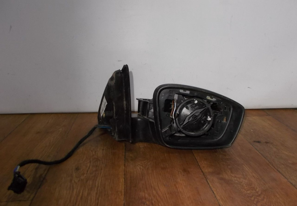 Корпус зеркала правый бу Skoda Rapid OEM 5JB857408F