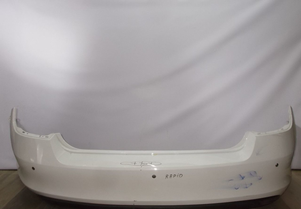 Бампер задний бу Skoda Rapid OEM 60U807421B Бампер задний бу Skoda Rapid OEM 60U807421B