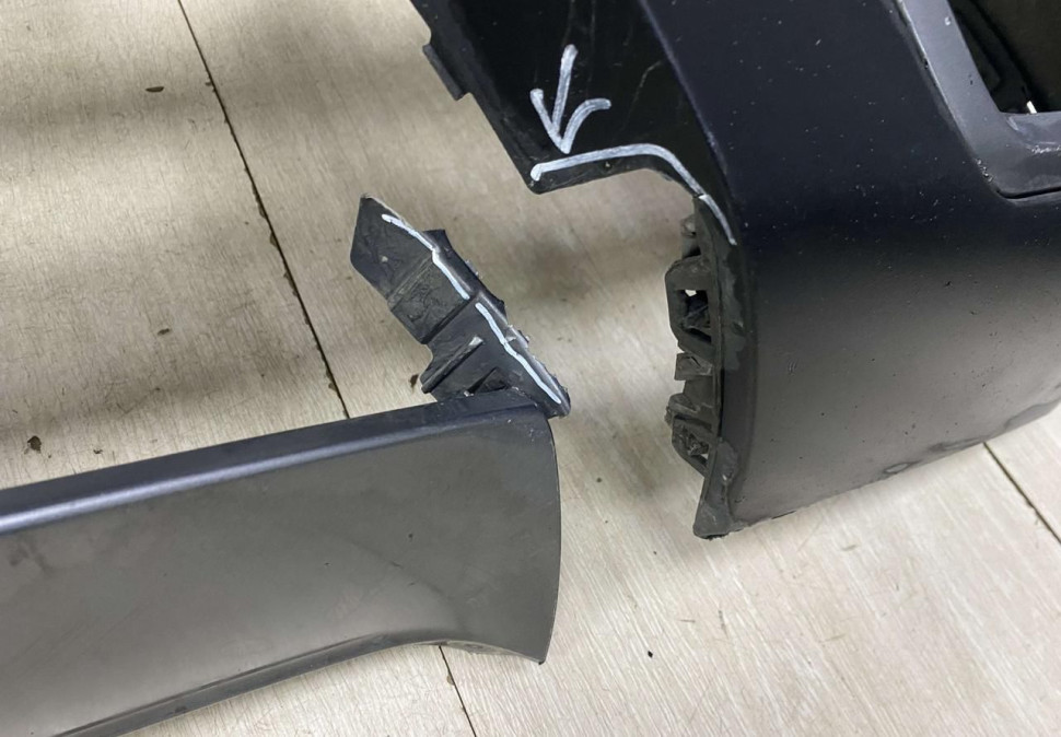 Бампер передний BMW X3 F25 до рестайлинга OEM 51117210440