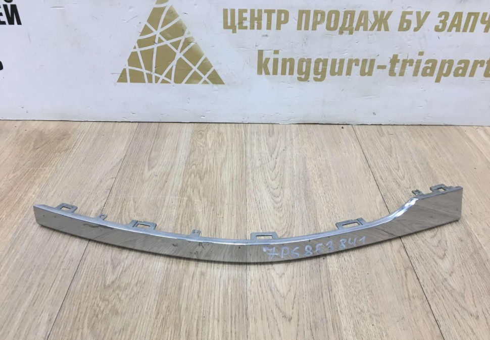 Молдинг заднего бампера левый Volkswagen Touareg 2 FL рест 14-18 oem 7P6853841