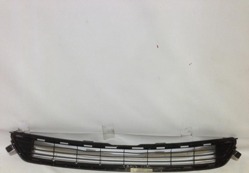 Решетка бампера правая Toyota RAV4 xa40 oem 5311242090 (Скл-3)