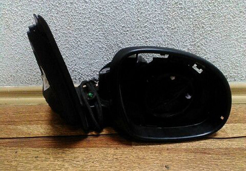 Корпус зеркала правый Volkswagen Tiguan (11>) oem 5n1857508 Корпус зеркала правый Volkswagen Tiguan (11>) oem 5n1857508