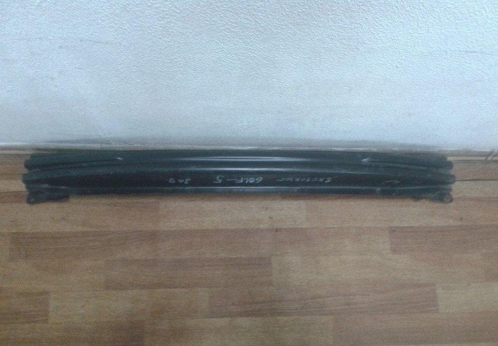 Усилитель заднего бампера Volkswagen Golf 5 oem 1k0807305