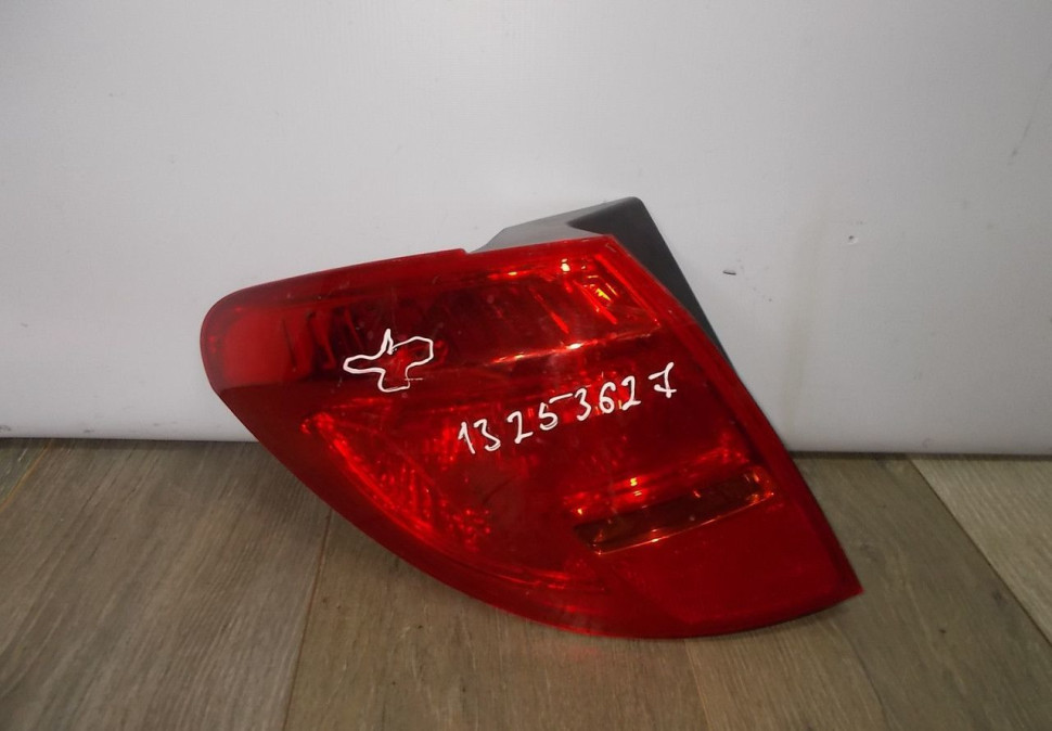 Фонарь левый бу Opel Meriva B OEM 13253627