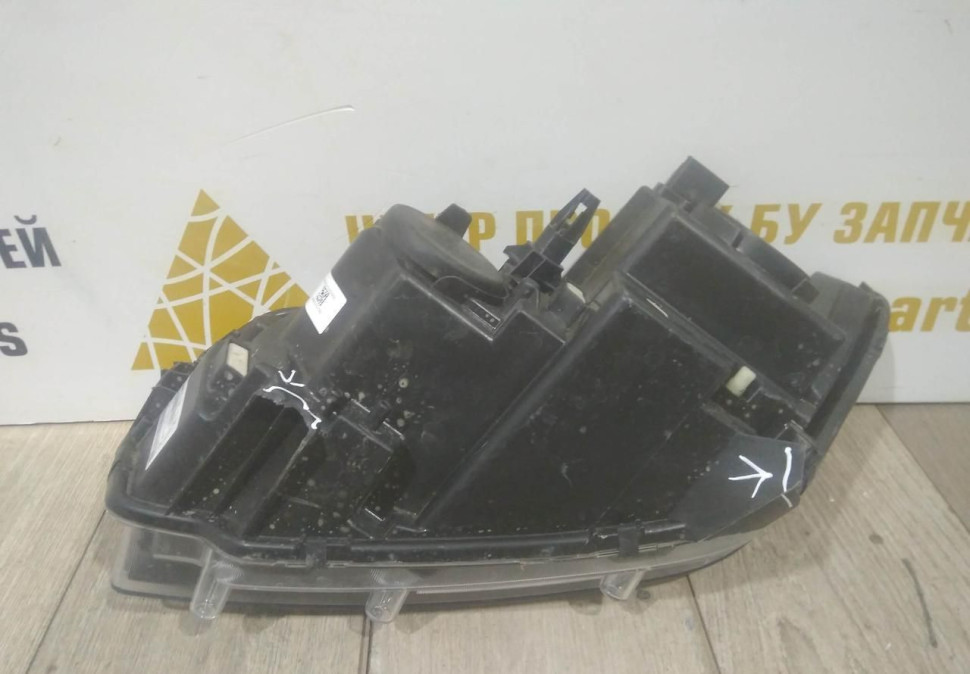 Фара правая бу Renault Logan 2 рестайлинг OEM 260101079R