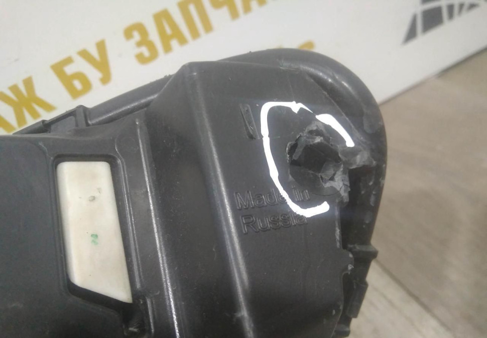 Фара правая бу Renault Logan 2 рестайлинг OEM 260101079R