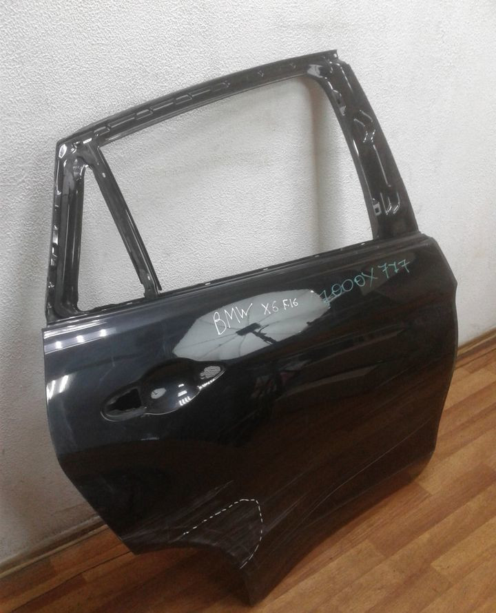 Дверь задняя правая BMW X6 F16 oem 41517386744 (вмятина)