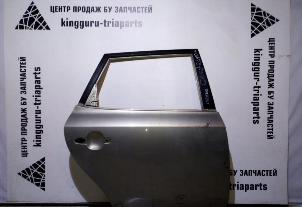 Дверь задняя правая универсал Kia Ceed 1 oem 770041H500