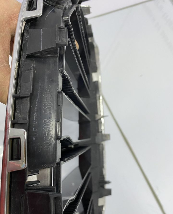 Решетка радиатора BMW X7 G07 OEM 51138094566 Решетка радиатора BMW X7 G07 OEM 51138094566