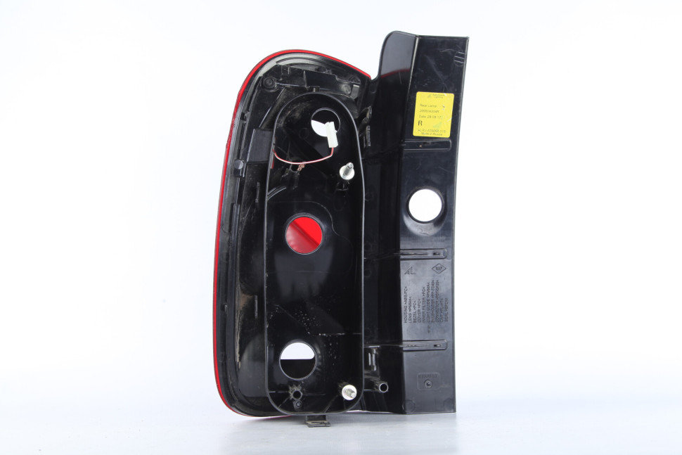 Фонарь правый бу Renault Duster рестайлинг OEM 265504304R Фонарь правый бу Renault Duster рестайлинг OEM 265504304R