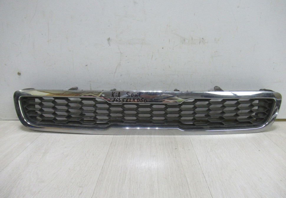 Решетка радиатора Kia Soul 1 (09-12) oem 863512K050 (в хорошем состоянии) (Скл-3)