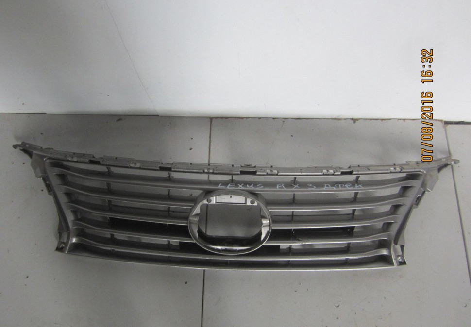 Решетка радиатора Lexus RX 3 дефект (скл-3)