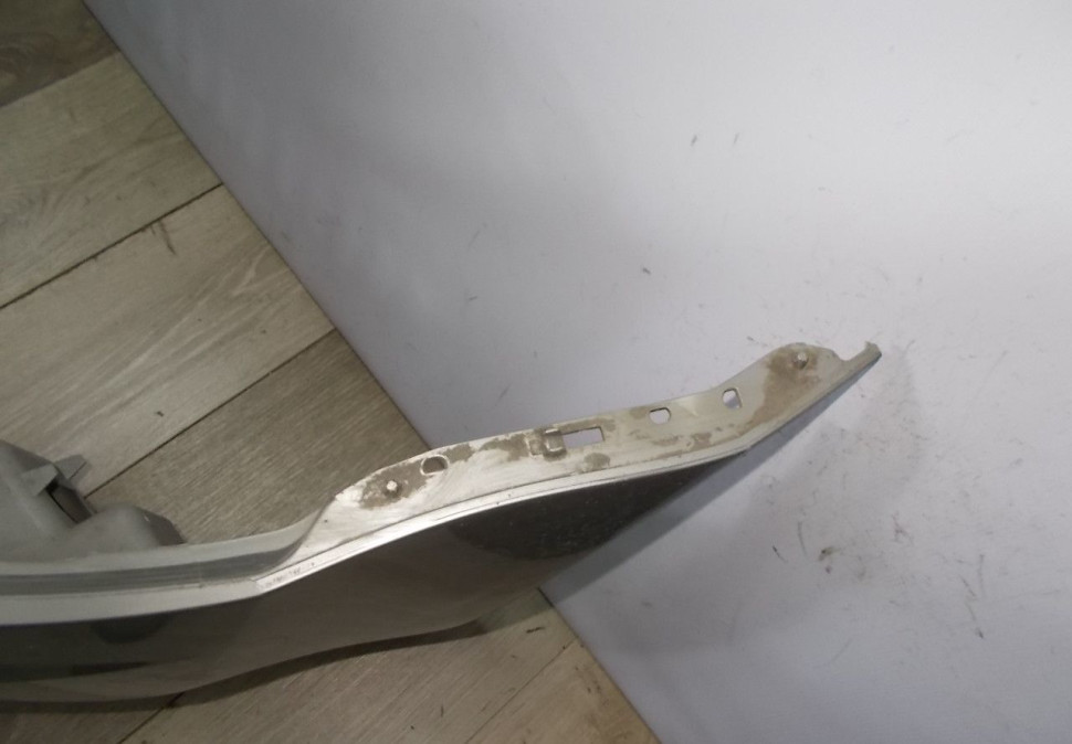 Передний бампер бу Skoda Octavia A7 OEM 5E0807221