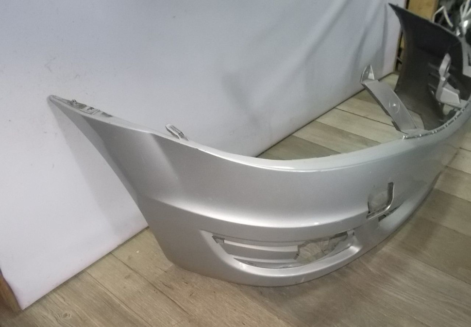 Бампер передний бу Renault Logan 1 OEM 8200916703 (скл-3) Бампер передний бу Renault Logan 1 OEM 8200916703 (скл-3)