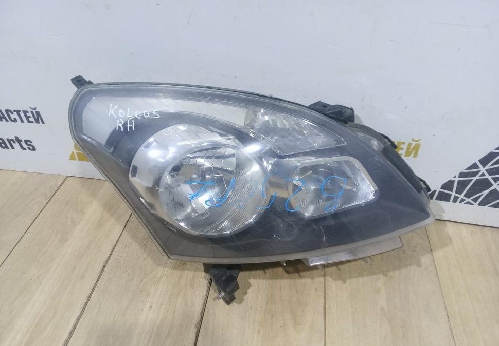 Фара галоген правая бу Renault Koleos 1 OEM 26025JY40A