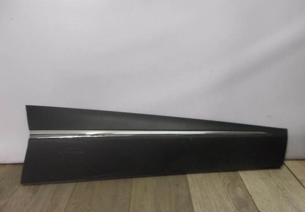 Молдинг двери передний правый бу Renault Kaptur OEM 808204078R
