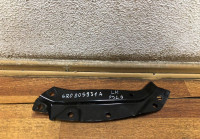 Суппорт фары левый Volkswagen Polo oem 6r0805931a