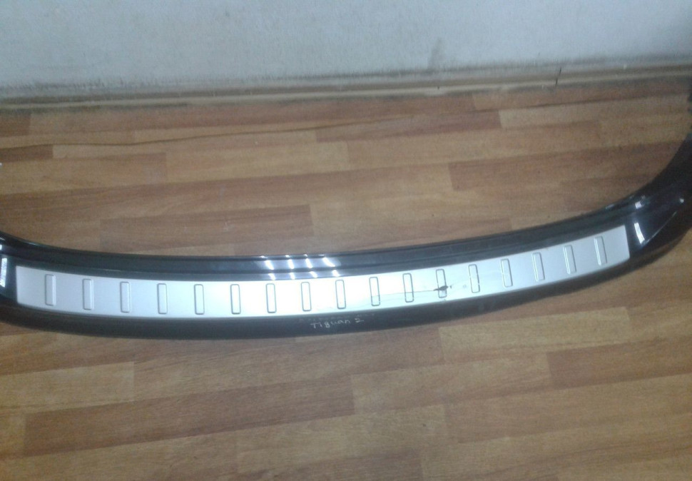Бампер задний Volkswagen Tiguan 2 oem 5nr807421 (трещина)