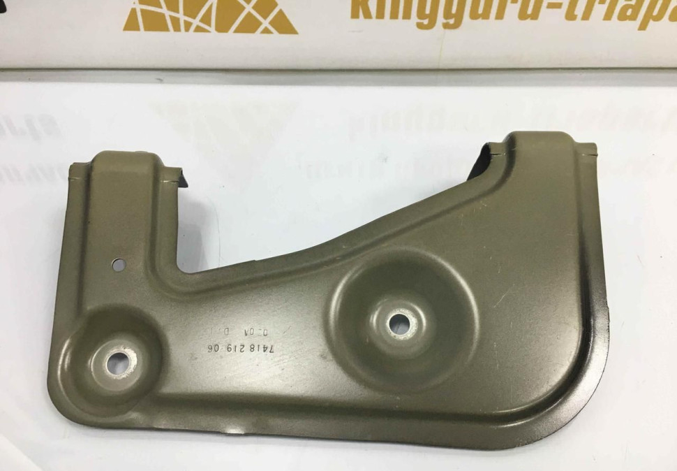 Кронштейн крыл передний левый BMW X7 G07 OEM 7418219 41007492369