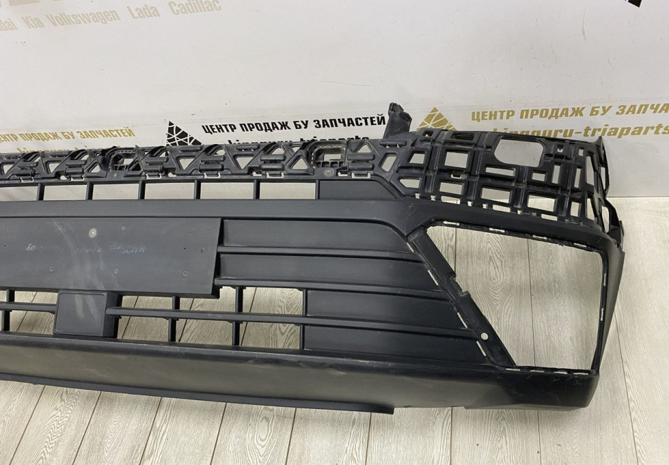 Бампер передний Volkswagen Crafter 2 2017 OEM 7C0807221A