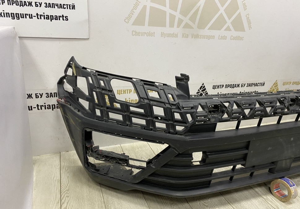 Бампер передний Volkswagen Crafter 2 2017 OEM 7C0807221A Бампер передний Volkswagen Crafter 2 2017 OEM 7C0807221A