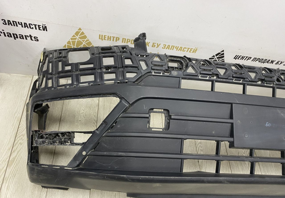 Бампер передний Volkswagen Crafter 2 2017 OEM 7C0807221A Бампер передний Volkswagen Crafter 2 2017 OEM 7C0807221A