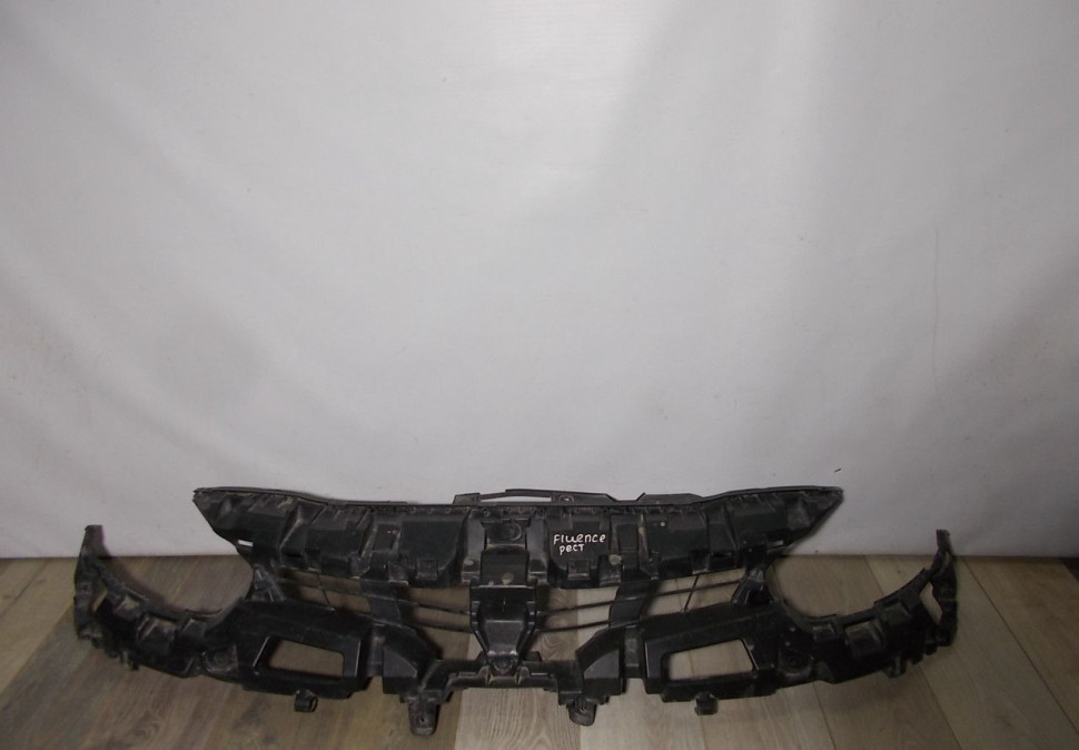 Скраб переднего бампера бу Renault Fluence рестайлинг OEM 620368182R