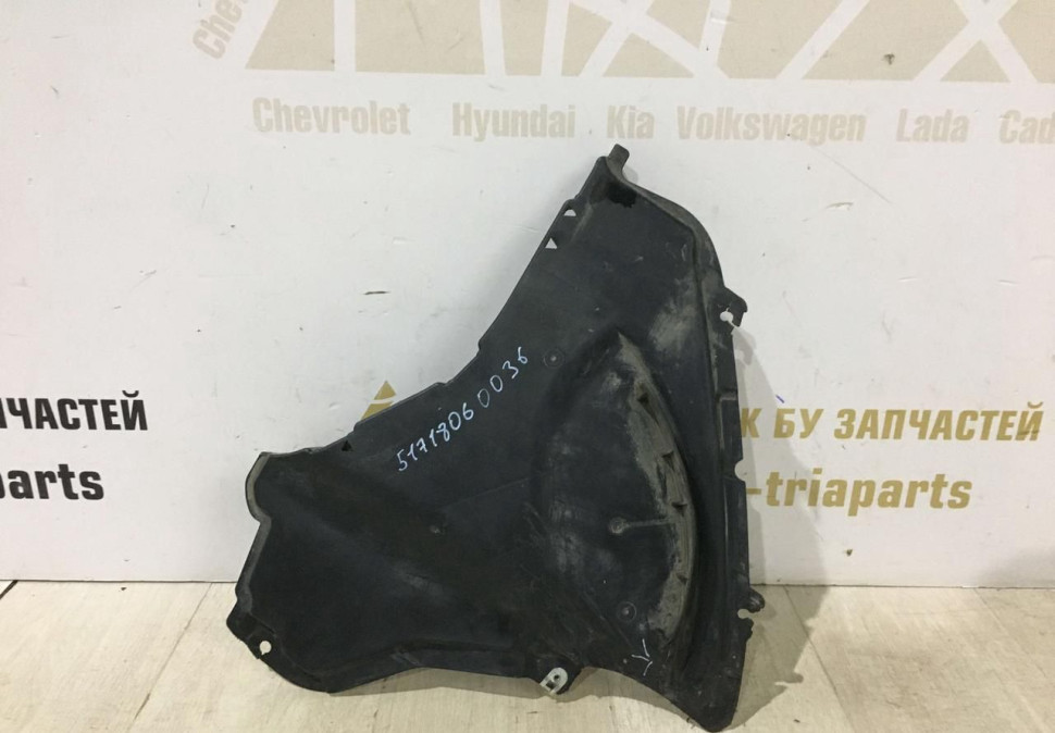 Защита переднего бампера правая BMW 8 G14 M-Pack 2018 > OEM 51718060036