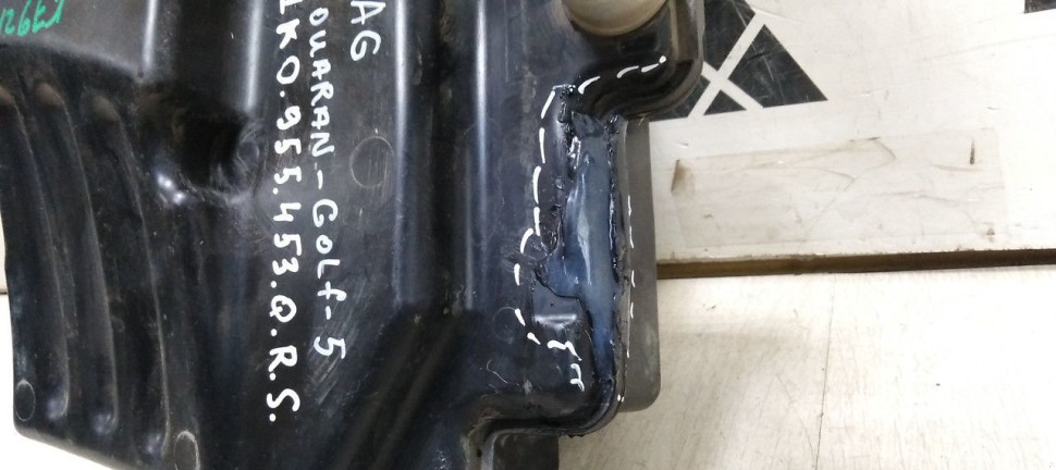 Бачок омывателя Volkswagen Golf 5 04-09 oem 1K0955453Q