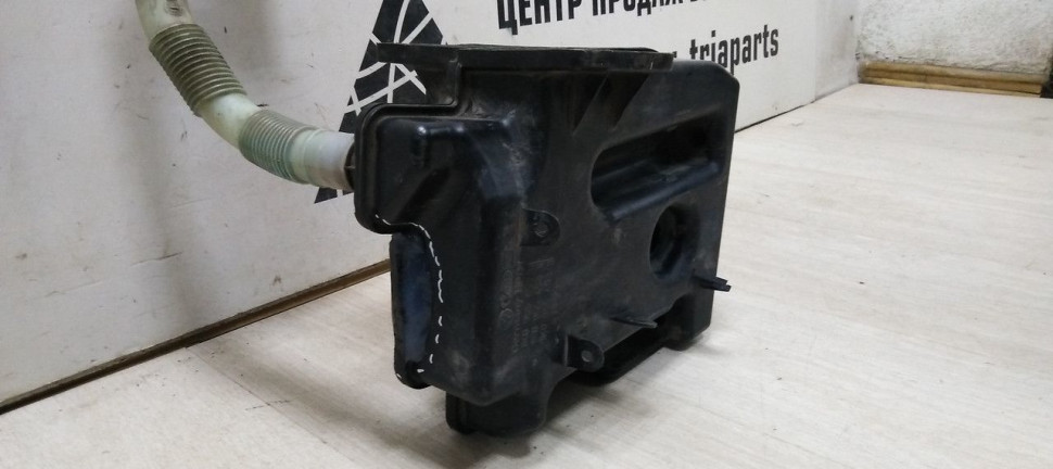 Бачок омывателя Volkswagen Golf 5 04-09 oem 1K0955453Q