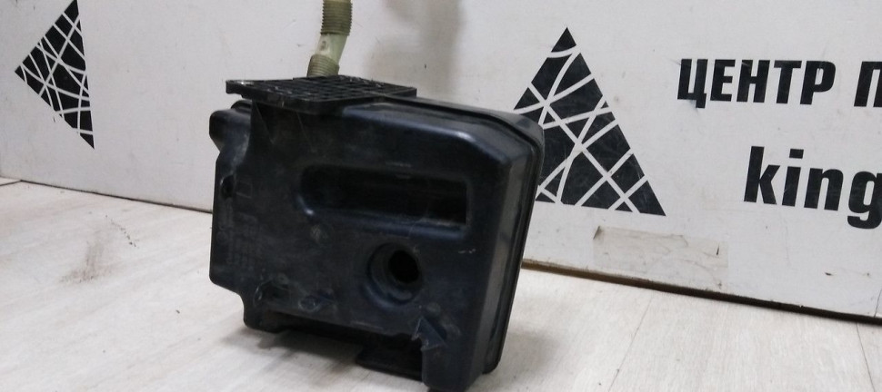 Бачок омывателя Volkswagen Golf 5 04-09 oem 1K0955453Q