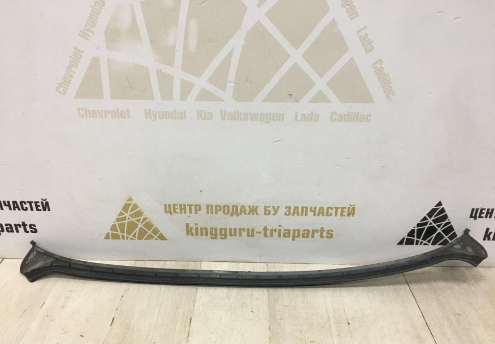Накладка Hyundai Genesis 2 2013-2016 oem 87139B1000 Накладка Hyundai Genesis 2 2013-2016 oem 87139B1000