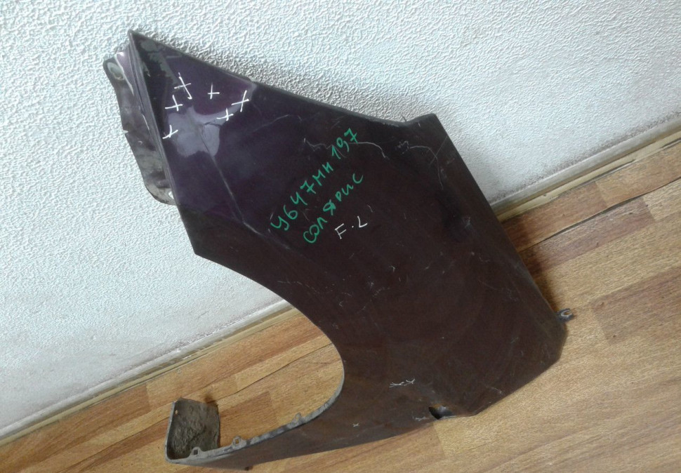 Крыло переднее левое Hyundai Solaris 1 oem 663114L000 (вмятины)