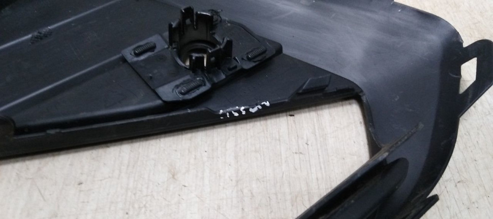Решетка бампера правая Volkswagen Polo 6 Liftback 2020> oem 6N5853666A