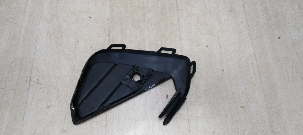 Решетка бампера правая Volkswagen Polo 6 Liftback 2020> oem 6N5853666A