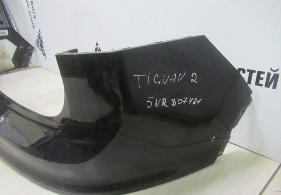 Бампер задний Volkswagen Tiguan 2 oem 5NR807421 Бампер задний Volkswagen Tiguan 2 oem 5NR807421