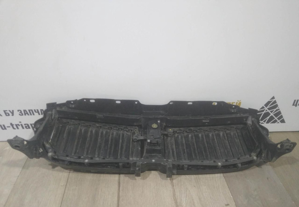Воздушная заслонка бу BMW 6 G32 GT OEM 51137497775 Воздушная заслонка бу BMW 6 G32 GT OEM 51137497775