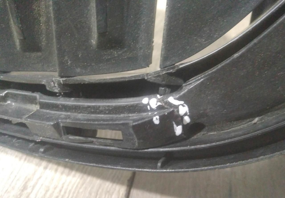 Воздушная заслонка бу BMW 6 G32 GT OEM 51137497775 Воздушная заслонка бу BMW 6 G32 GT OEM 51137497775
