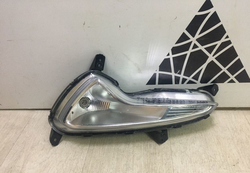 Противотуманная фара левая Hyundai Solaris 1 рест oem 922014l600
