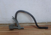 Петля крышки багажника левая Chevrolet Cobalt