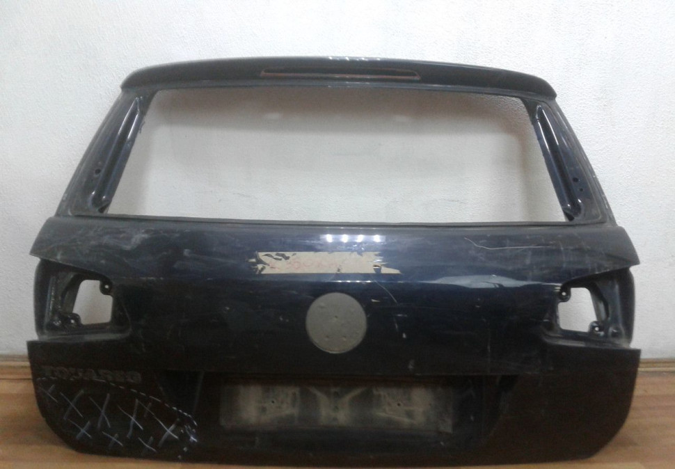 Крышка багажника Volkswagen Touareg NF (вмятина)