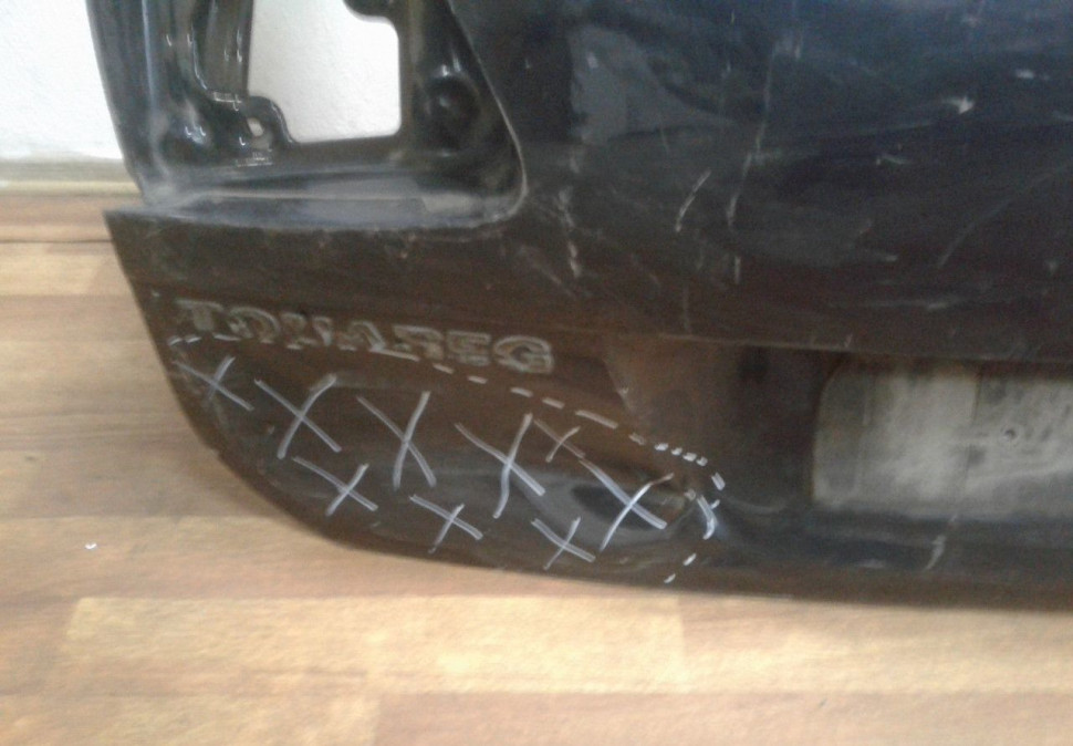 Крышка багажника Volkswagen Touareg NF (вмятина) Крышка багажника Volkswagen Touareg NF (вмятина)