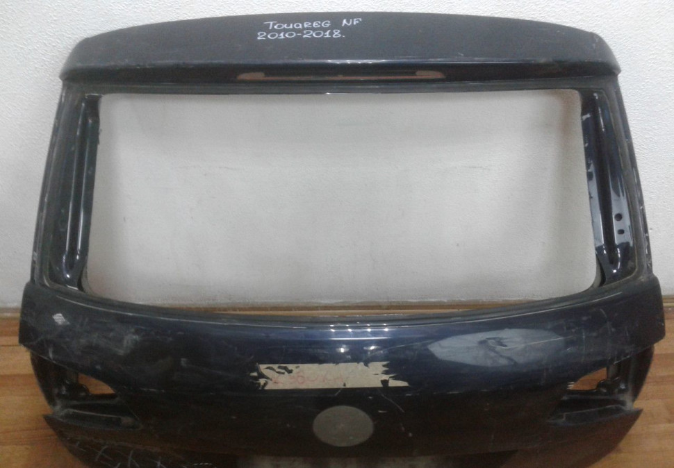 Крышка багажника Volkswagen Touareg NF (вмятина) Крышка багажника Volkswagen Touareg NF (вмятина)