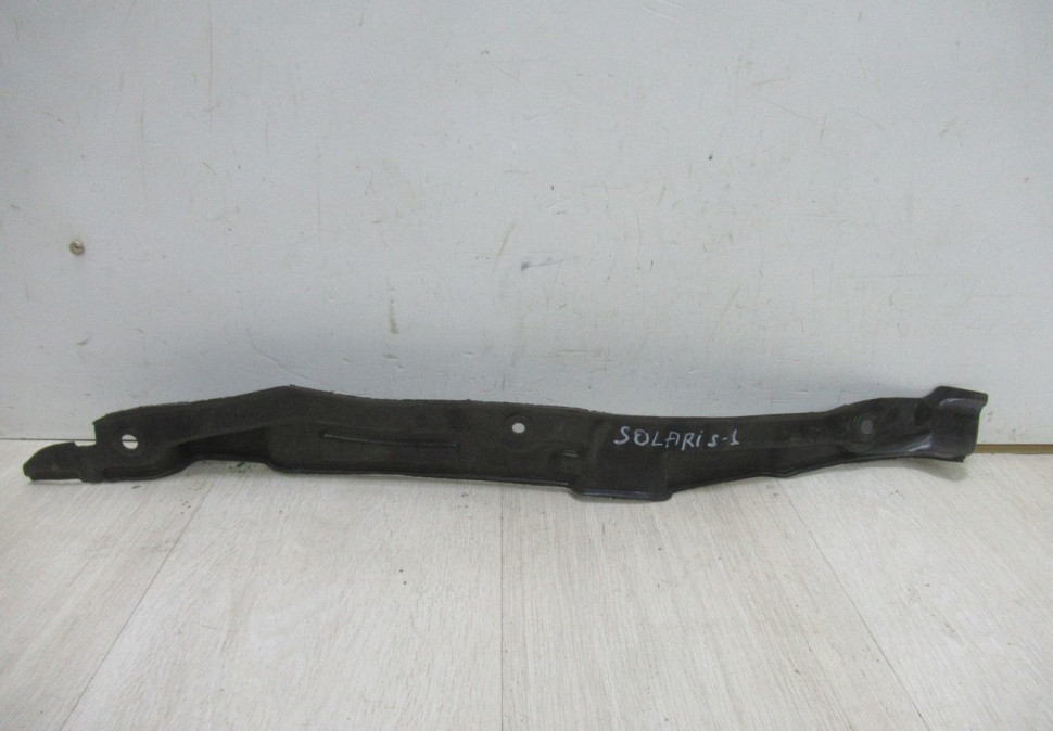 Пыльник переднего крыла правый Hyundai Solaris 1 oem 841421r000