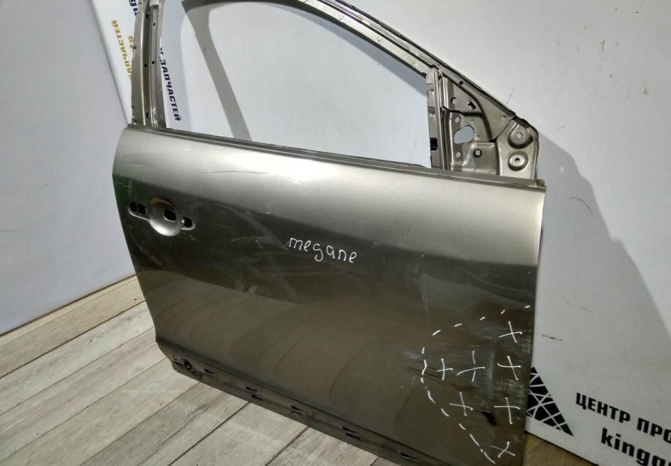 Дверь передняя правая бу Renault Megane 3 OEM 801009742R