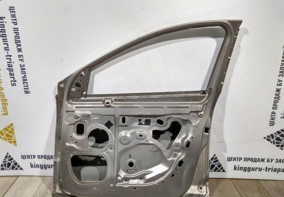 Дверь передняя правая бу Renault Megane 3 OEM 801009742R Дверь передняя правая бу Renault Megane 3 OEM 801009742R