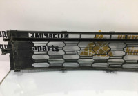 Решетка переднего бампера Skoda Octavia A8 OEM 5e3853677